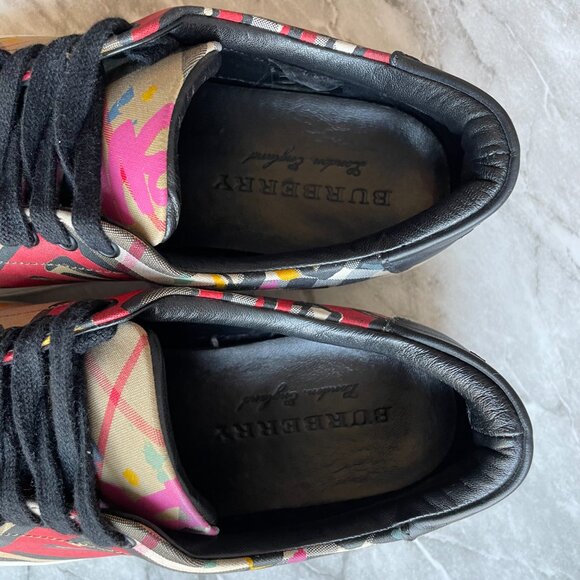 Burberry Westford Graffiti Low Top Sneaker - Picture 9 of 13